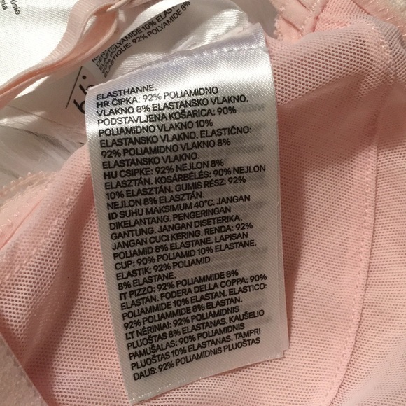 Lovely Triangle Bra w light Pads💕 - Picture 6 of 7